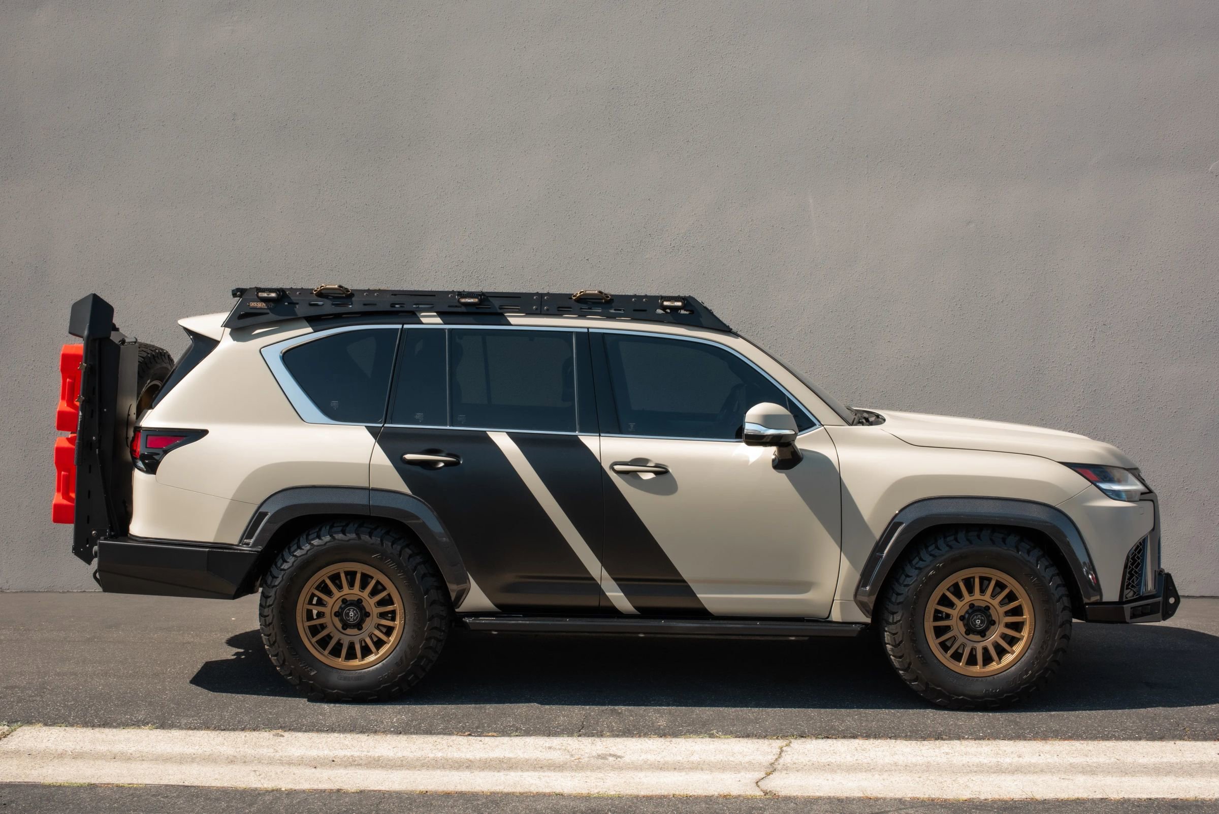 Used 2024 Lexus LX 600 F Sport AWD/4WD image 8