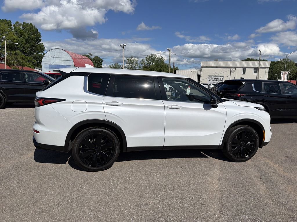 New 2026 Mitsubishi Outlander LE AWD/4WD image 5
