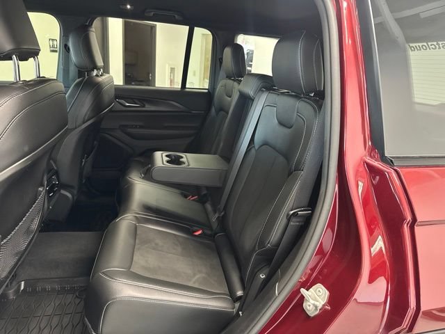 Used 2023 Jeep Grand Cherokee Altitude AWD/4WD image 23