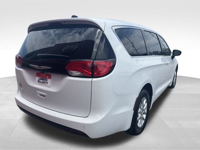 New 2026 Chrysler Voyager LX image 5