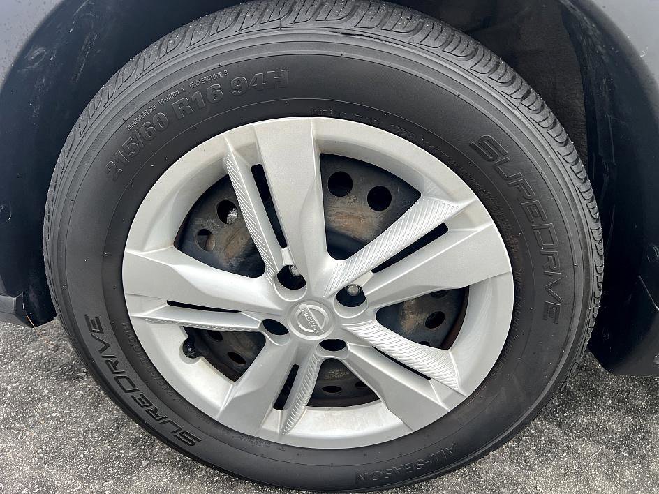 Certified 2021 Nissan Kicks S image 9