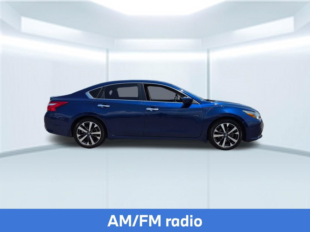 Used 2016 Nissan Altima 2.5 SR w/ LED Appearance Package FWD image 8