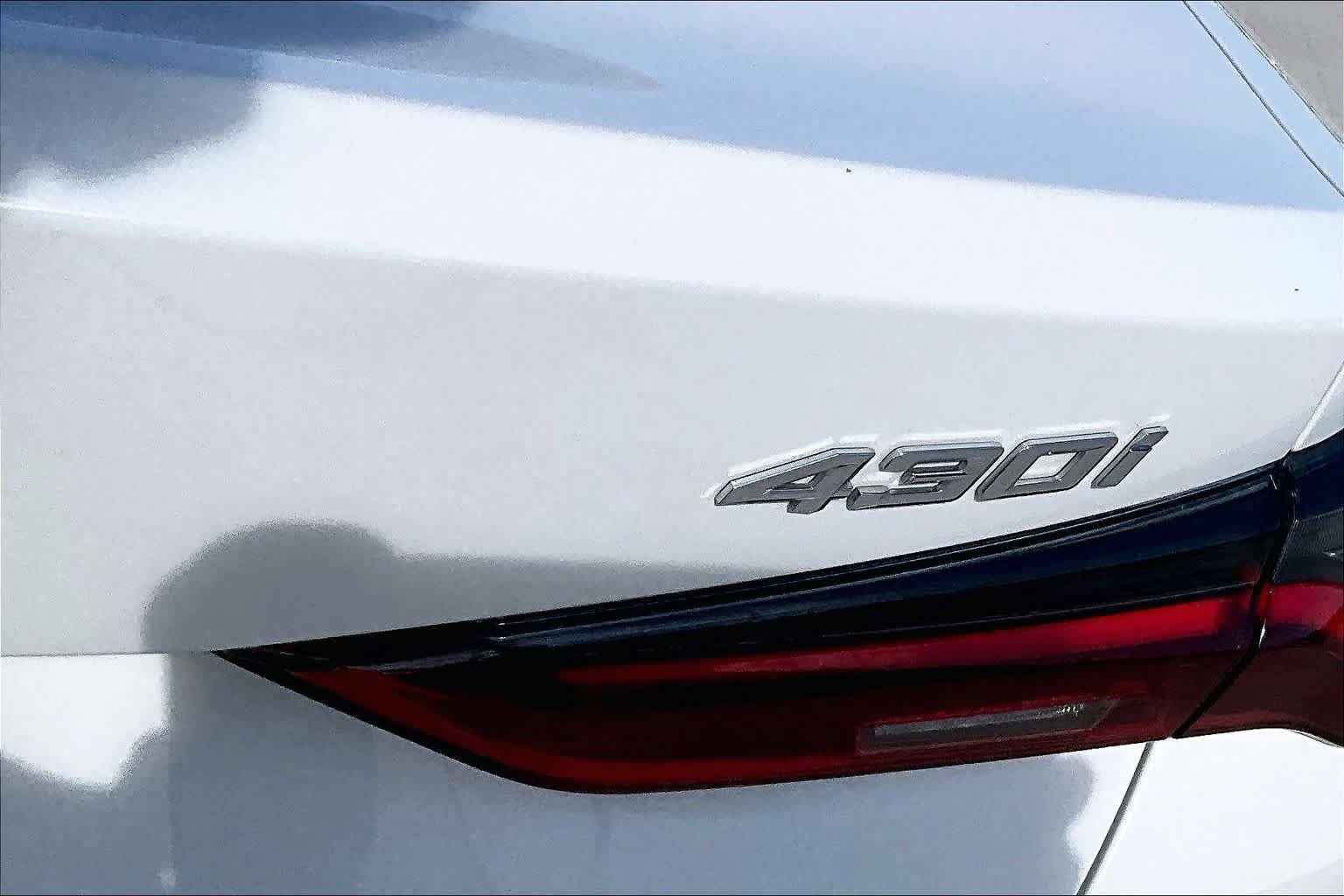 Used 2024 BMW 430i Coupe w/ Convenience Package RWD image 8