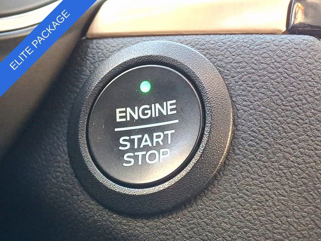 Certified 2022 Ford Escape Titanium w/ Titanium Elite Package image 24