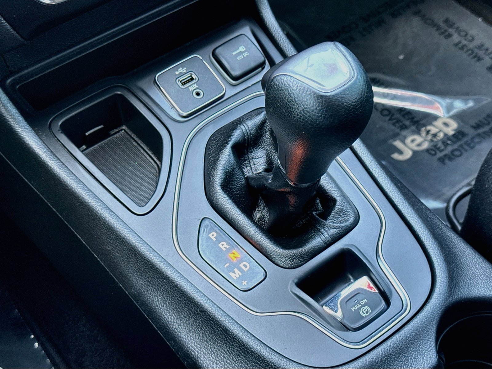 Used 2019 Jeep Cherokee Latitude w/ Popular Appearance Group FWD image 19