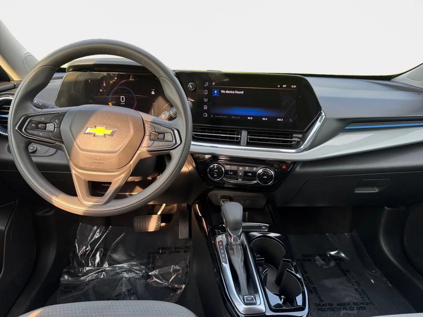 Used 2025 Chevrolet Trax LT FWD image 12
