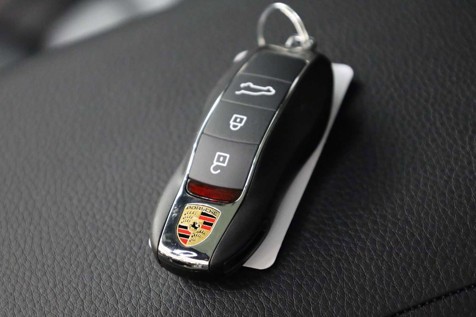 New 2026 Porsche Macan image 43