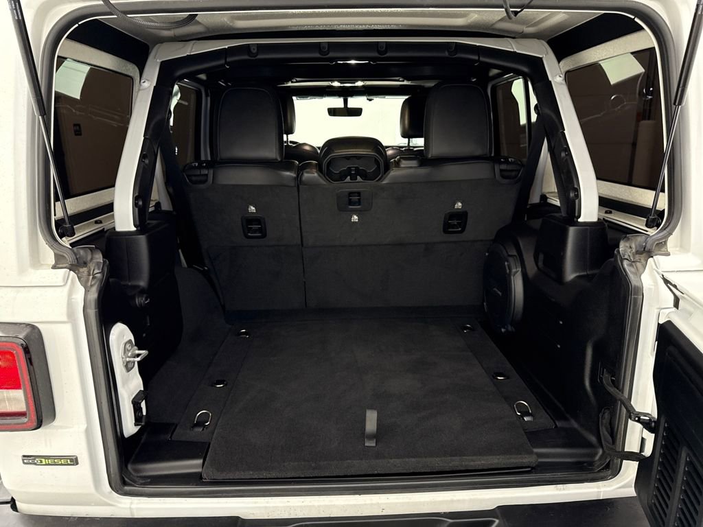 Used 2022 Jeep Wrangler Unlimited Sahara image 25