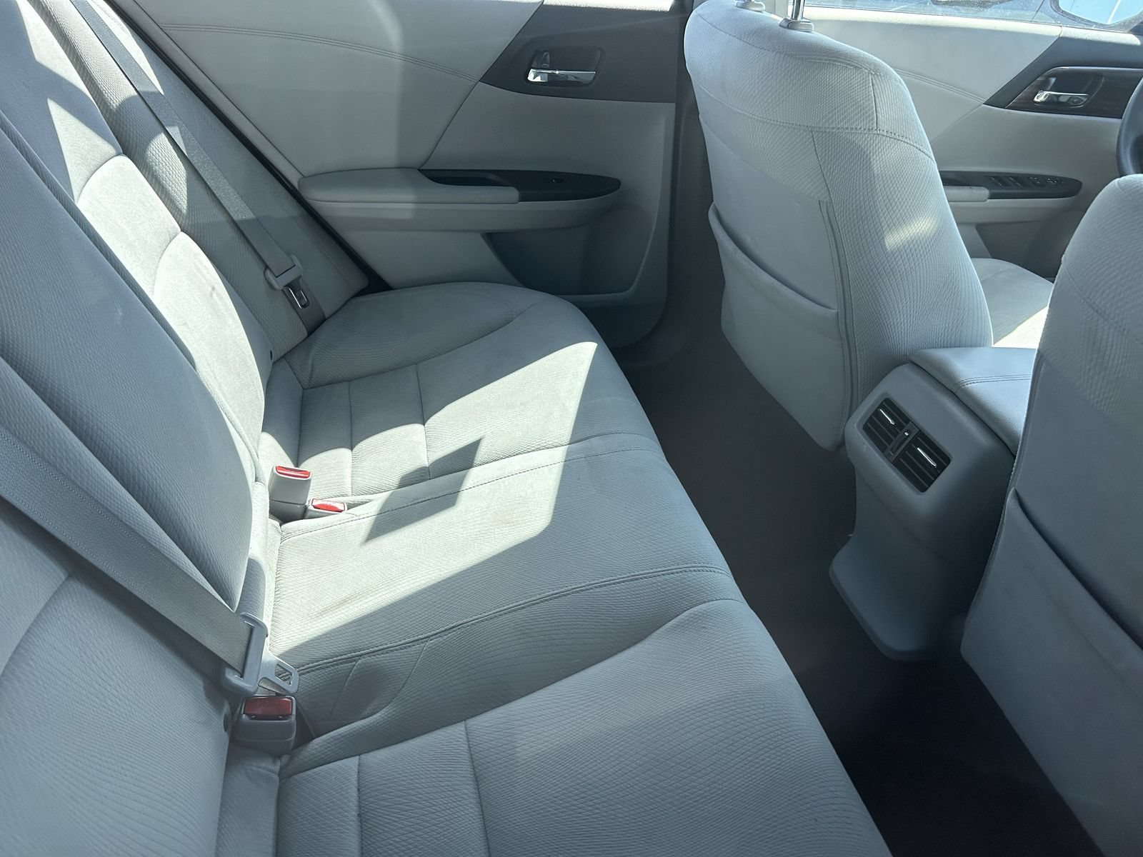 Used 2017 Honda Accord EX image 10