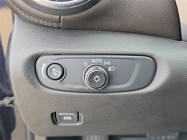 Used 2020 Chevrolet Blazer LT image 11