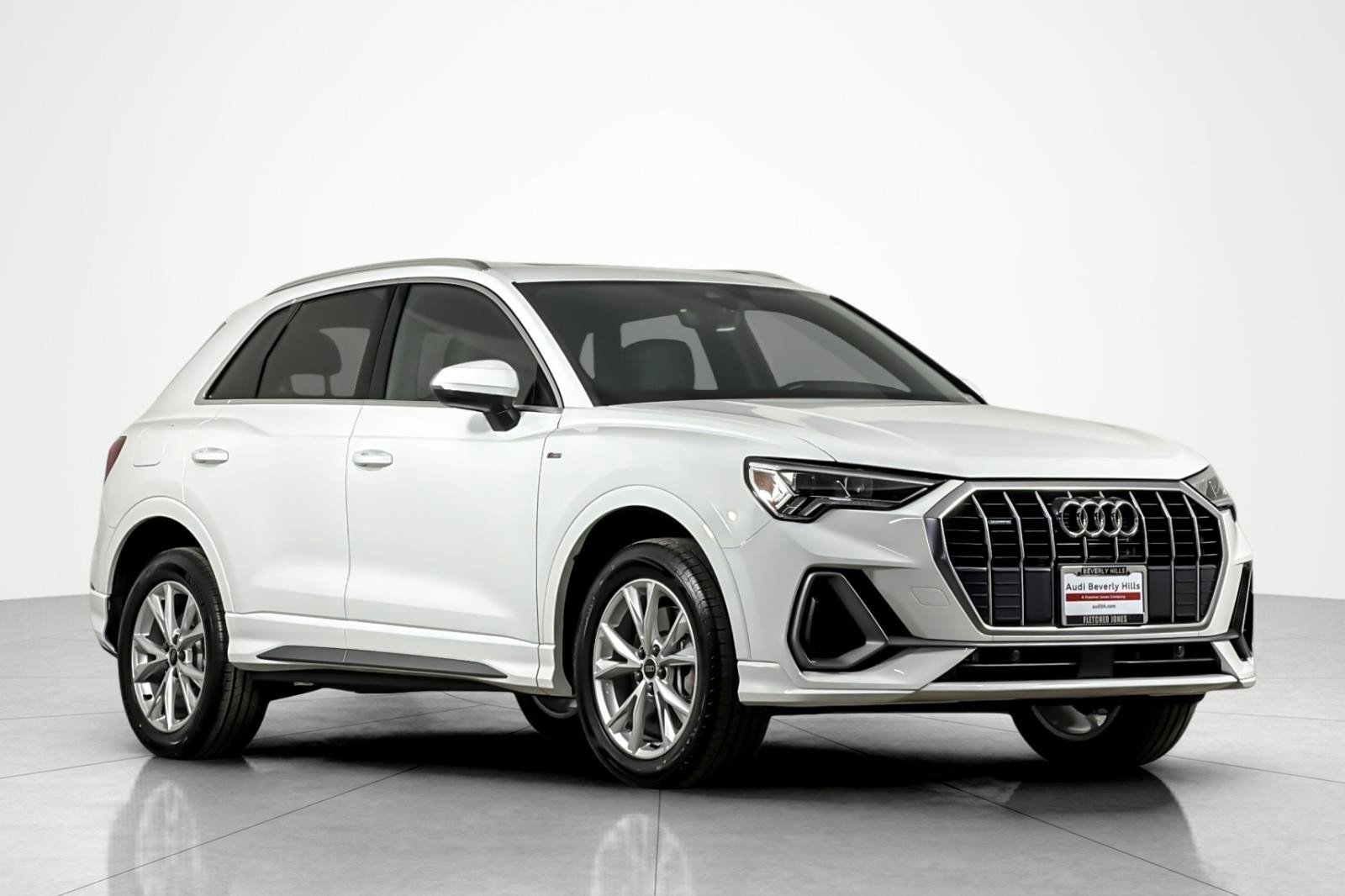 Used 2023 Audi Q3 2.0T Premium w/ Convenience Package image 7