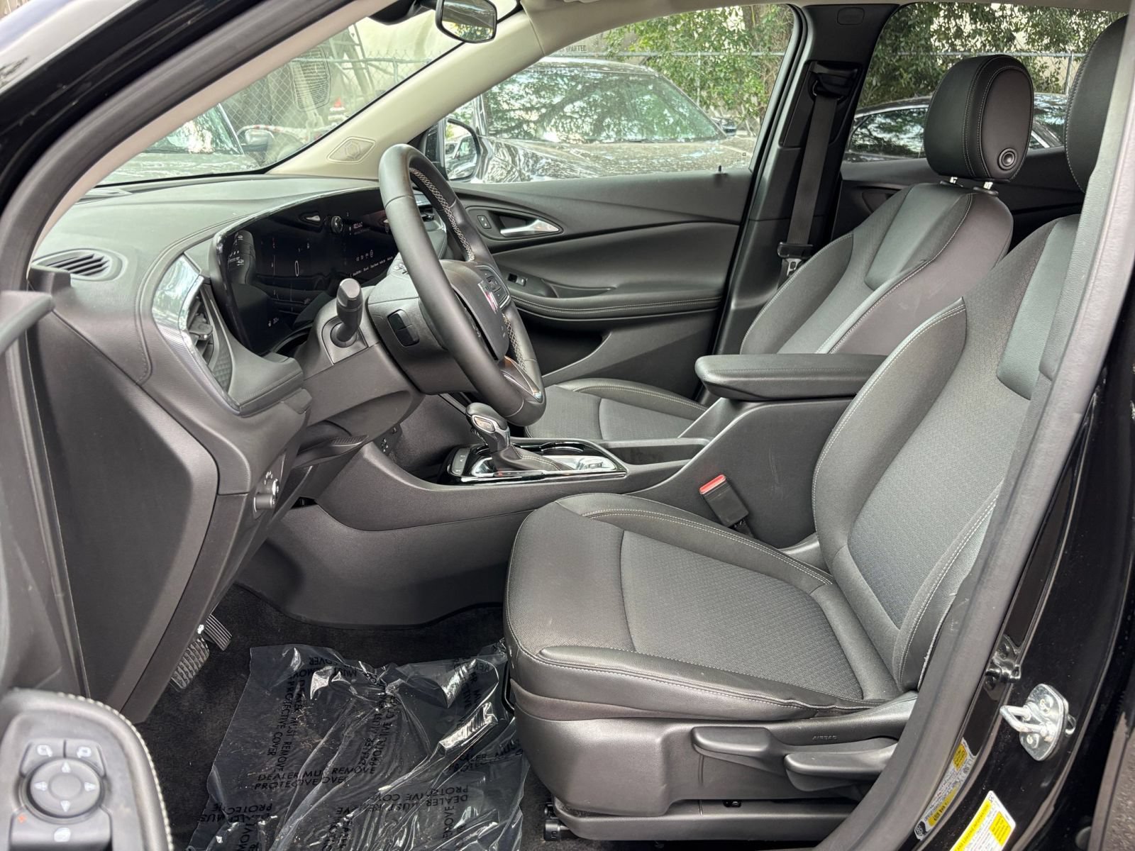 Used 2025 Buick Encore GX Preferred FWD image 25