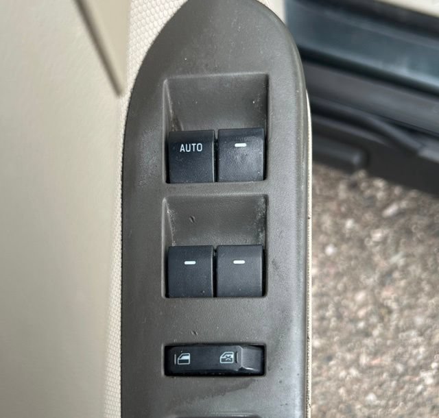 Used 2008 Ford Escape XLS FWD image 15