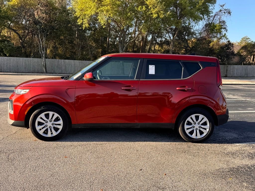 Used 2022 Kia Soul LX image 4