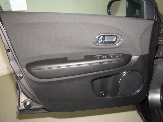 Used 2021 Honda HR-V EX image 11