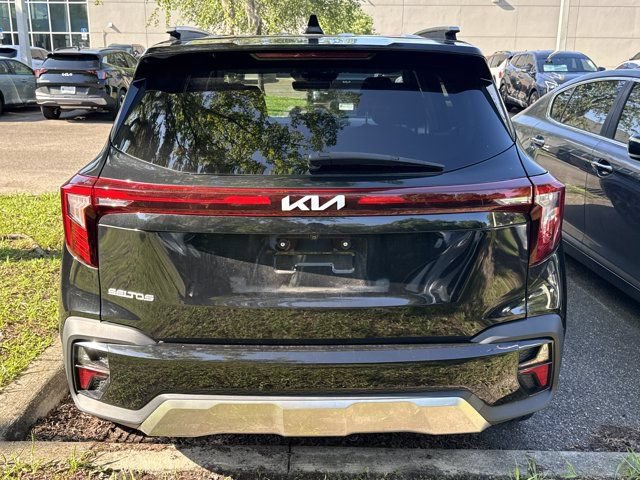 Used 2024 Kia Seltos S FWD image 11