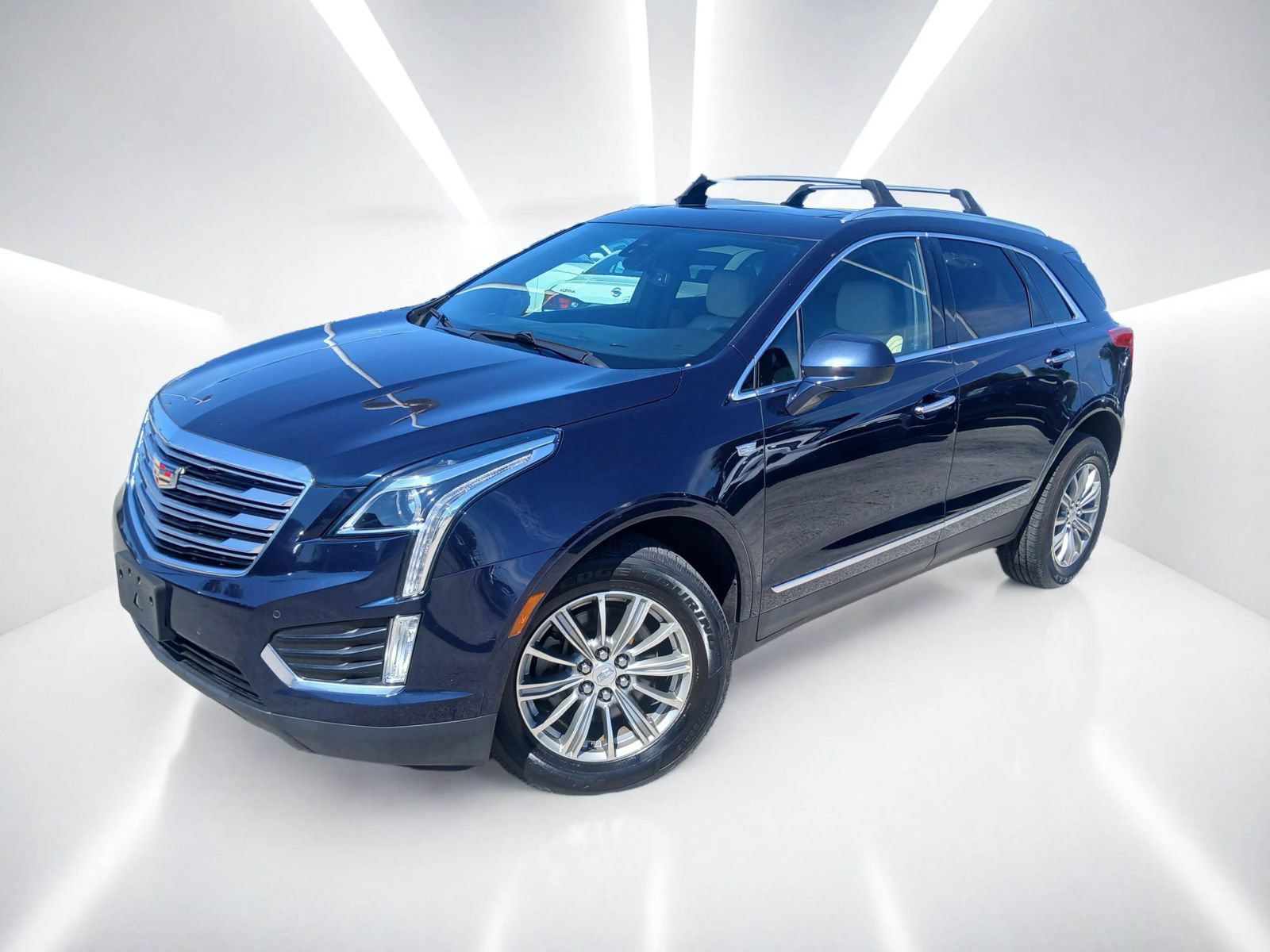 Used 2017 Cadillac XT5 Luxury w/ Driver Awareness Package AWD/4WD image 1