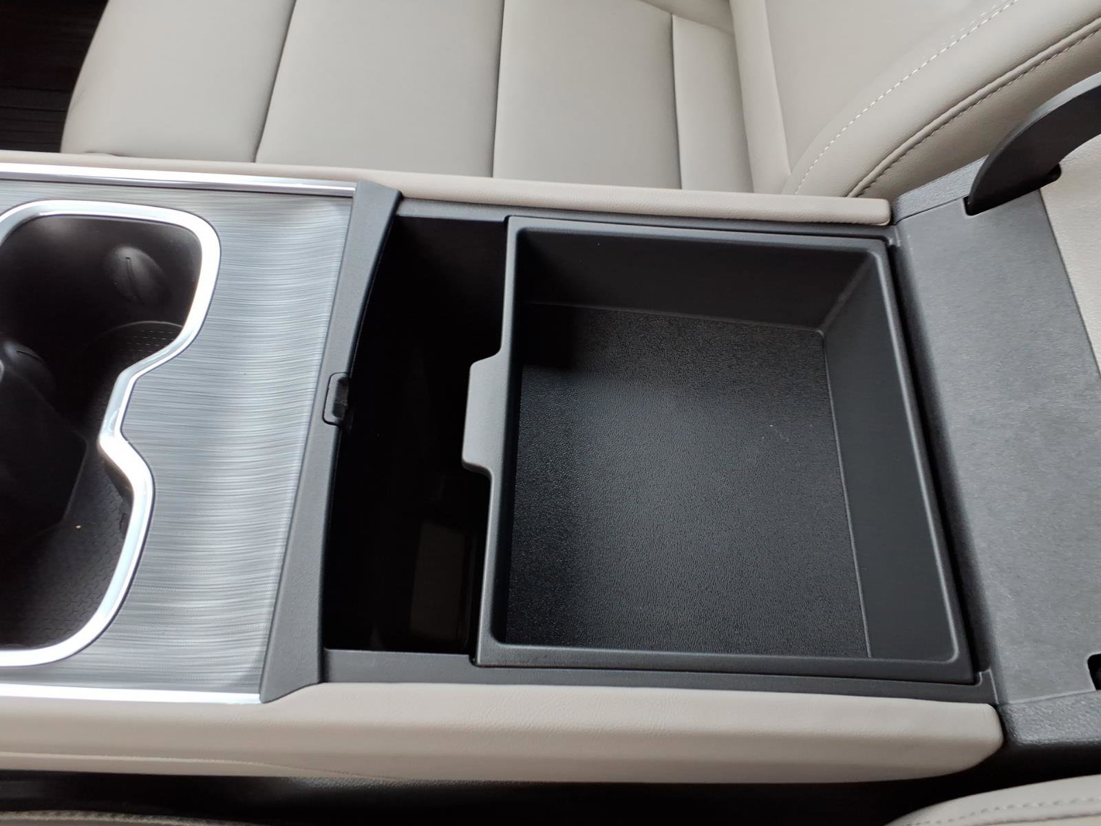 New 2026 GMC Acadia Elevation w/ Elevation Premium Package AWD/4WD image 16