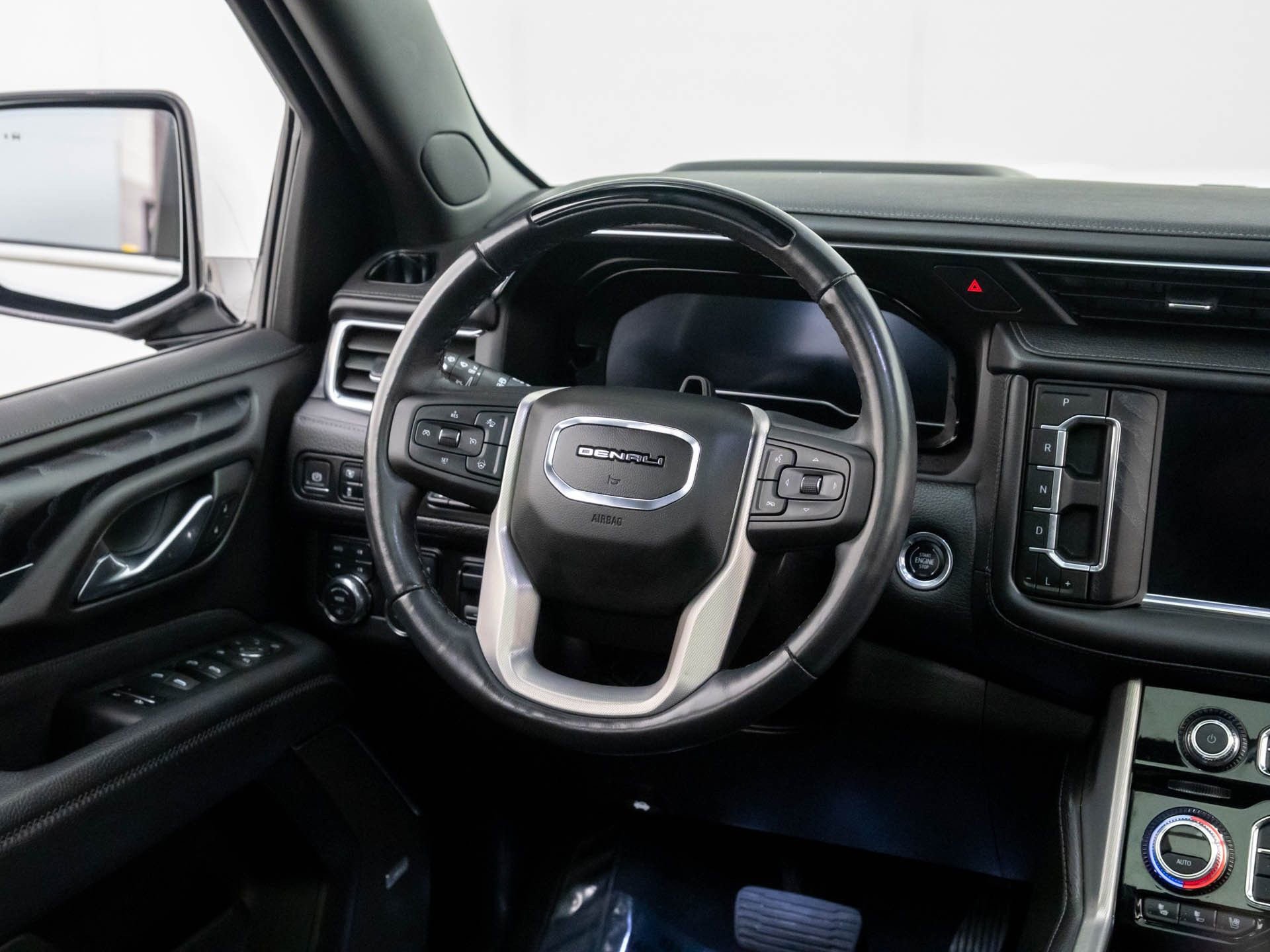 Used 2023 GMC Yukon Denali w/ Denali Reserve Package image 11