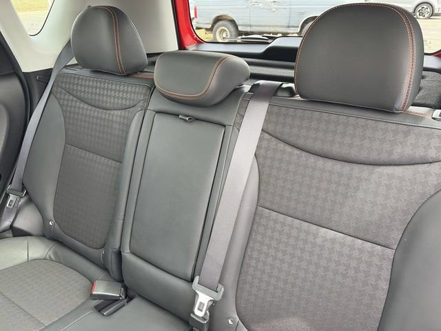Used 2017 Kia Soul ! w/ Tech Package FWD image 32