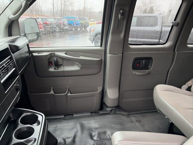 Used 2014 Chevrolet Express 3500 LS image 24
