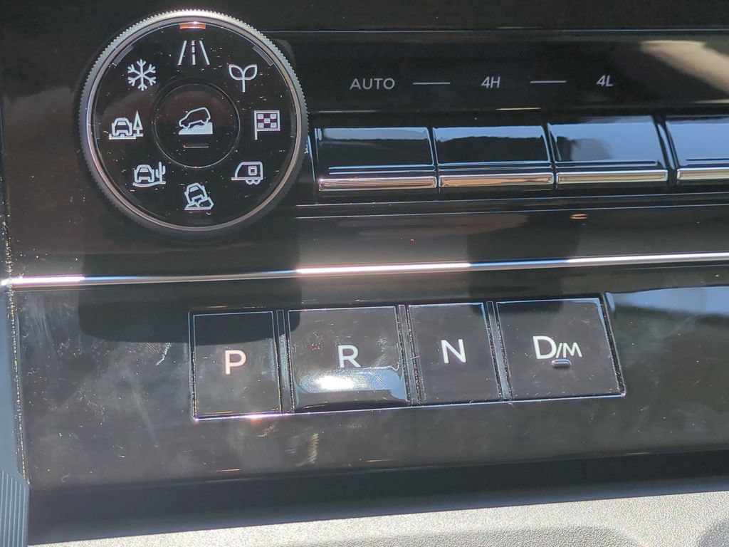 Used 2025 Nissan Armada Platinum AWD/4WD image 24