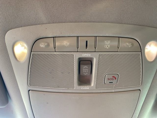 Used 2016 Nissan Maxima Platinum image 16