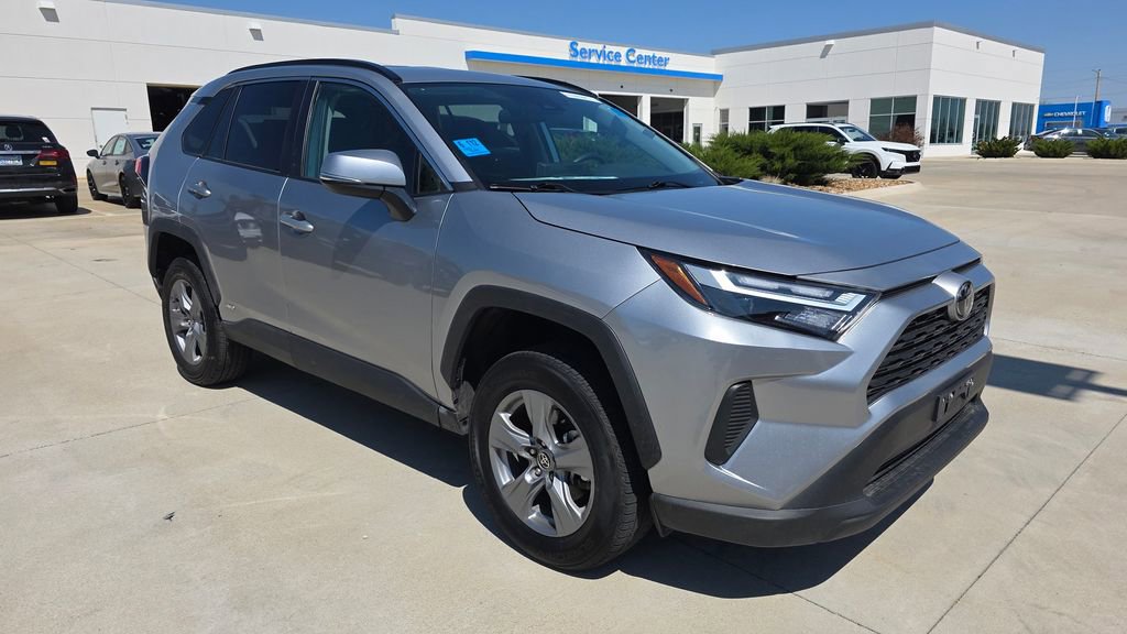 Used 2025 Toyota RAV4 XLE image 7