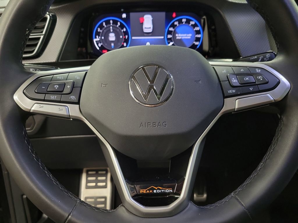 Used 2024 Volkswagen Atlas Peak Edition SE AWD/4WD image 17