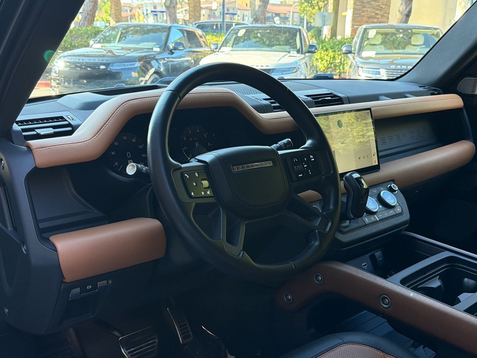 Used 2023 Land Rover Defender 130 X AWD/4WD image 4