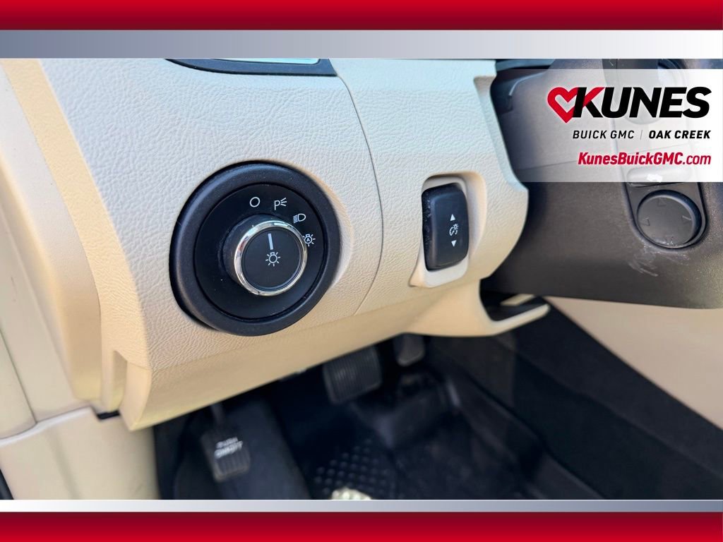 Used 2016 Ford Taurus Limited w/ Equipment Group 301A image 10