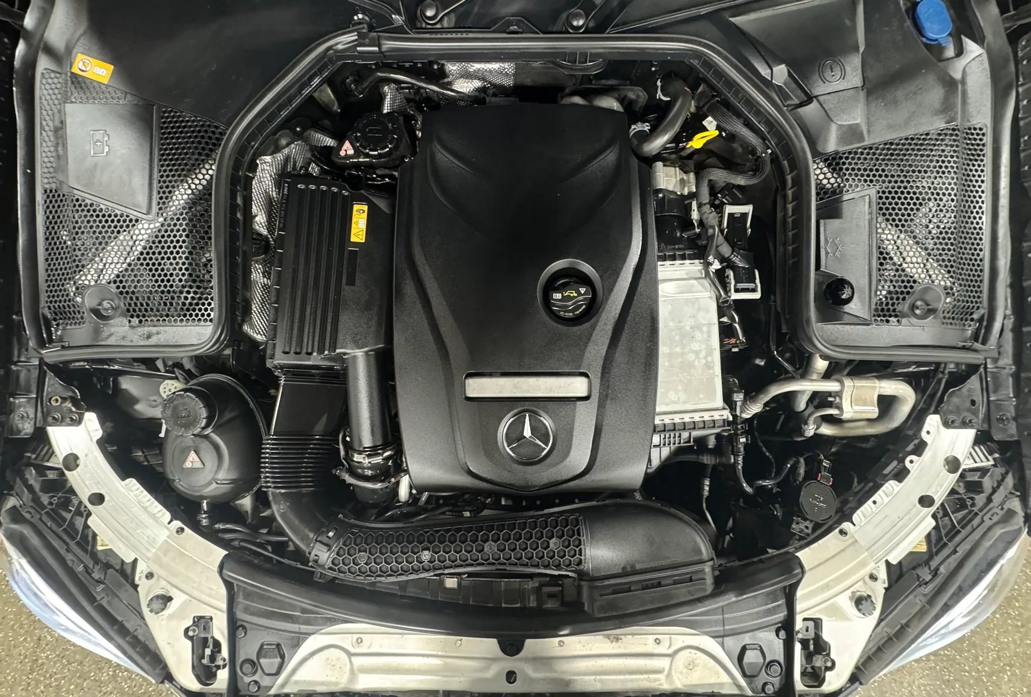 Used 2016 Mercedes-Benz C 300 4MATIC Sedan image 40