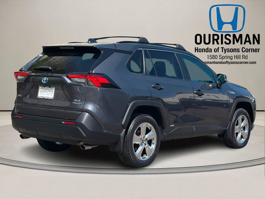 Used 2021 Toyota RAV4 XLE Premium image 4