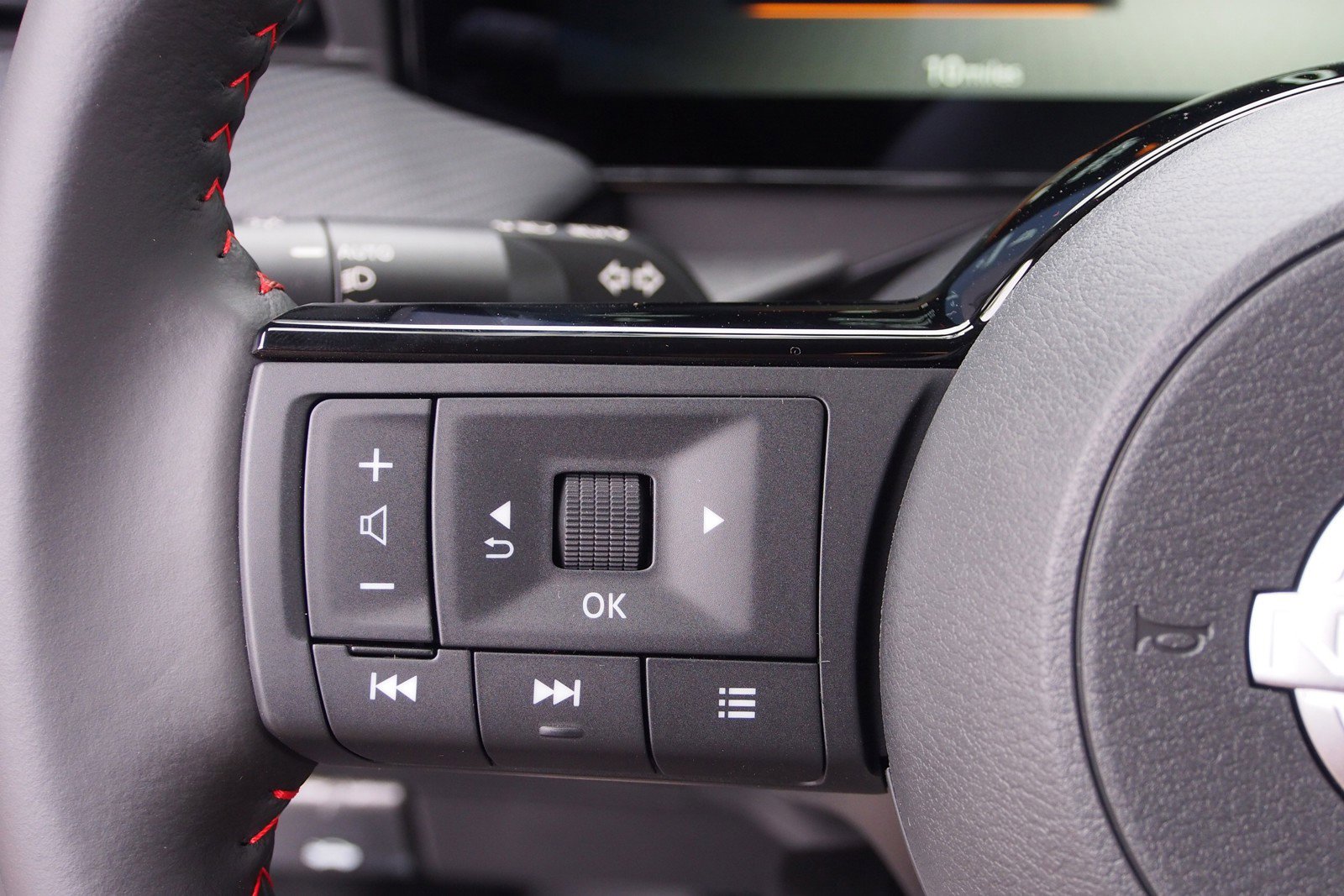 Used 2026 Nissan Kicks SR image 20