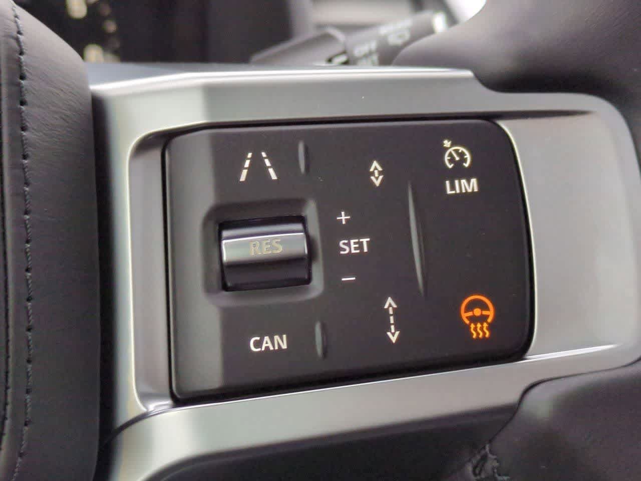 New 2026 Land Rover Discovery Limited Edition AWD/4WD image 25