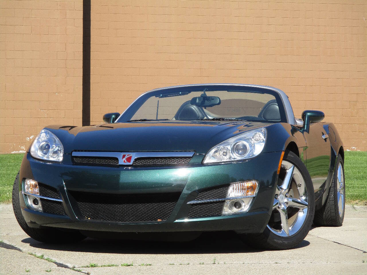 Used 2008 Saturn Sky w/ Premium Trim Package