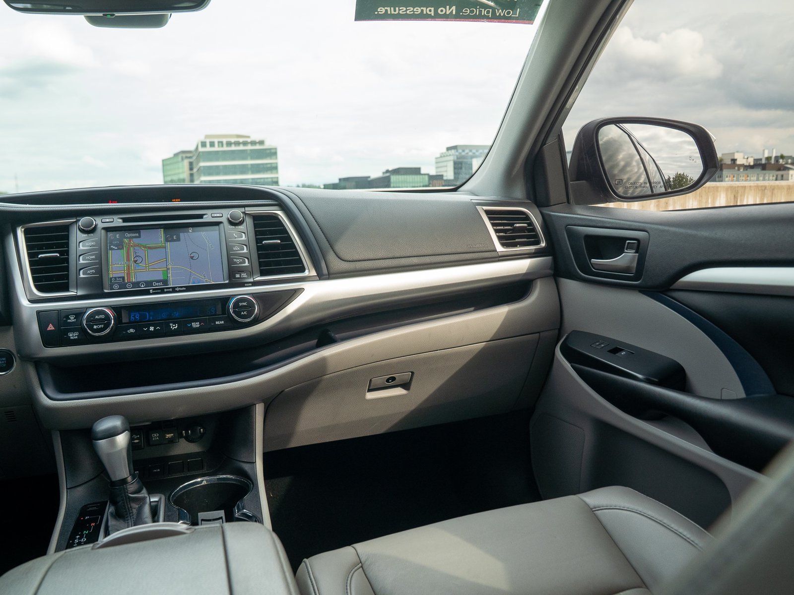 Used 2019 Toyota Highlander XLE FWD image 20