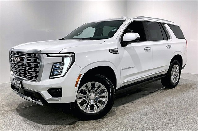 Used 2025 GMC Yukon Denali w/ Sun & Power Step Package image 3