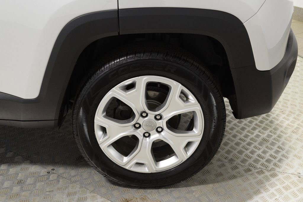 Used 2019 Jeep Renegade Limited w/ UConnect 8.4 Nav Group AWD/4WD image 36