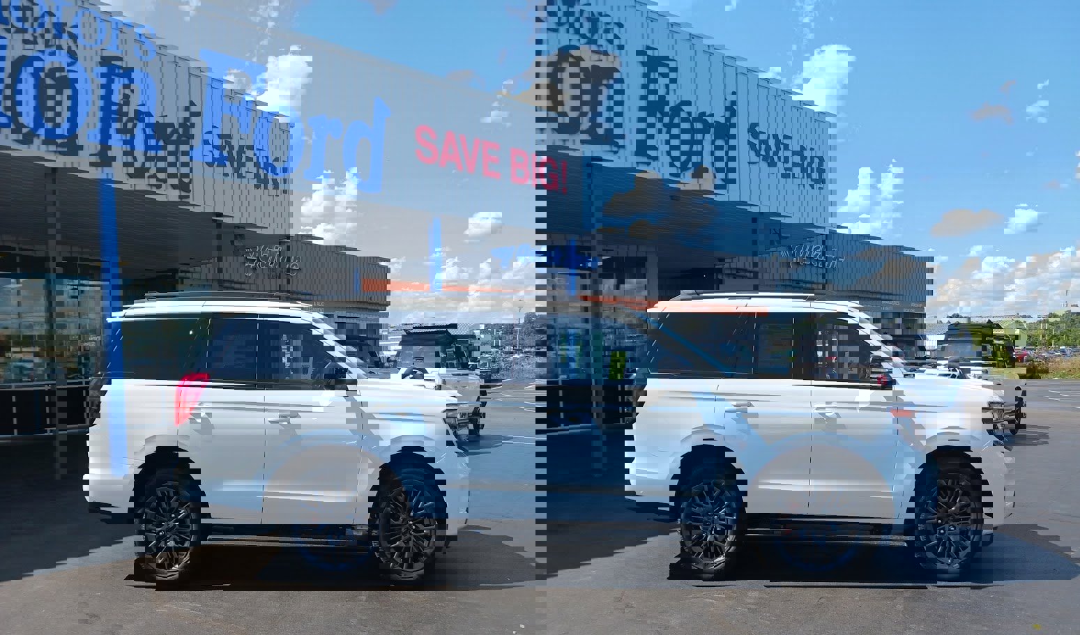 New 2025 Ford Expedition Platinum image 5