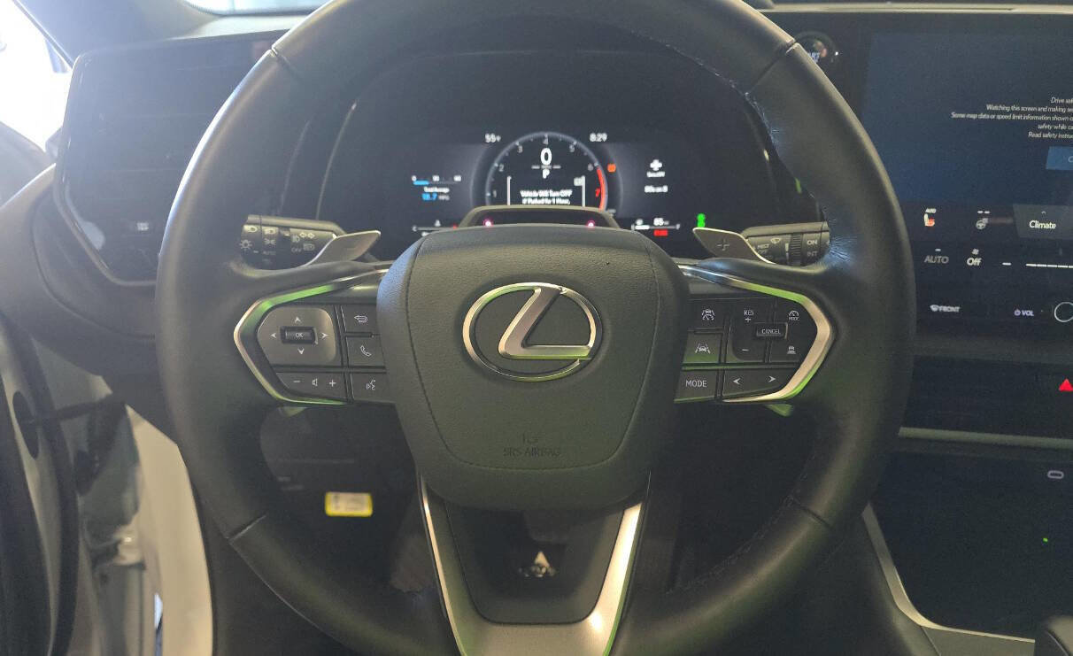 Used 2025 Lexus TX 350 AWD image 12