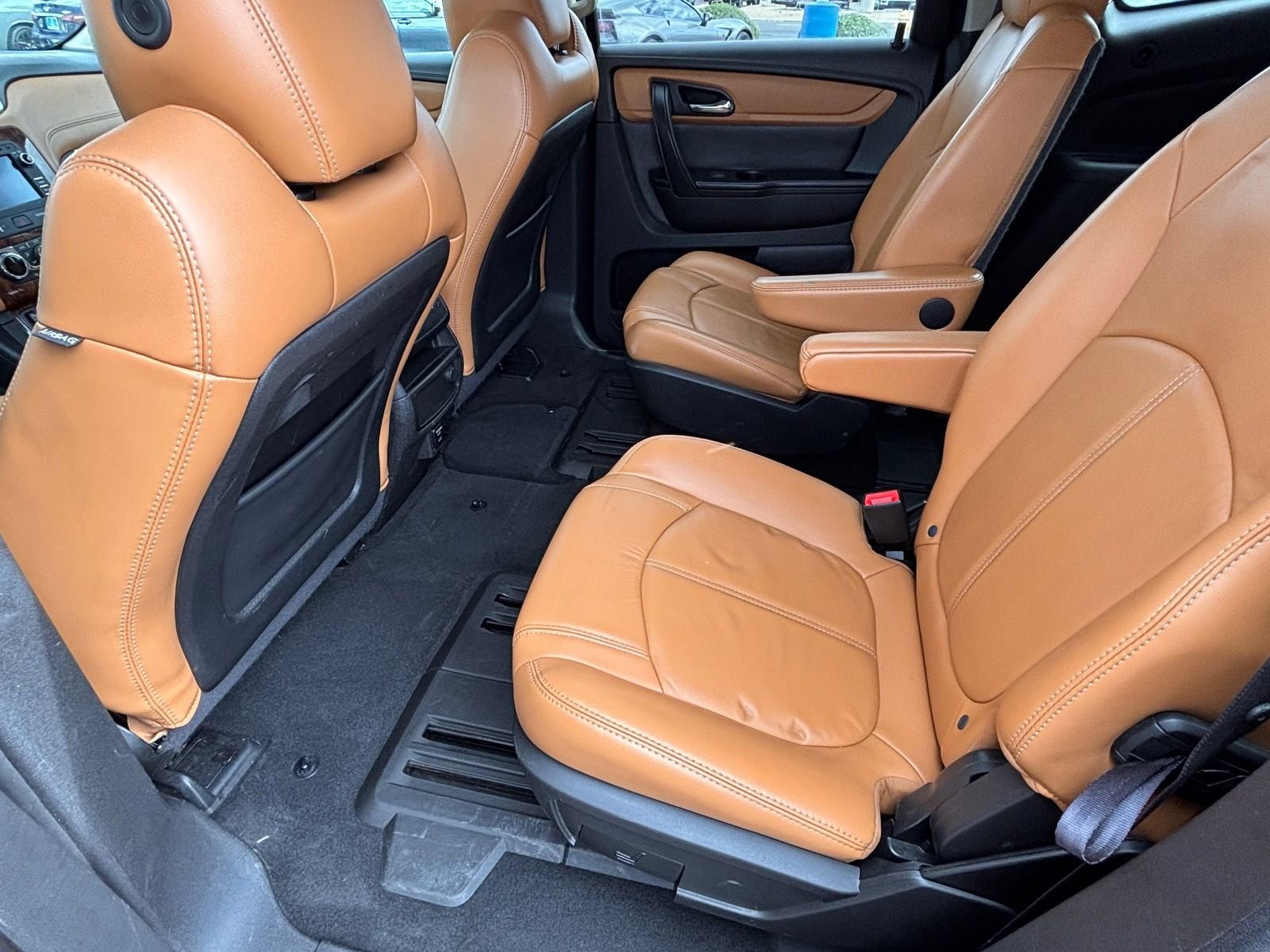 Used 2014 Chevrolet Traverse LT FWD image 16