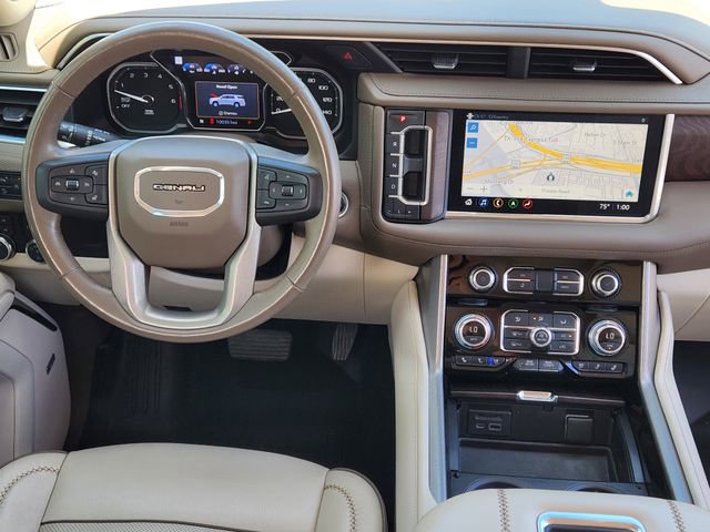 Used 2021 GMC Yukon Denali w/ Denali Premium Package image 28
