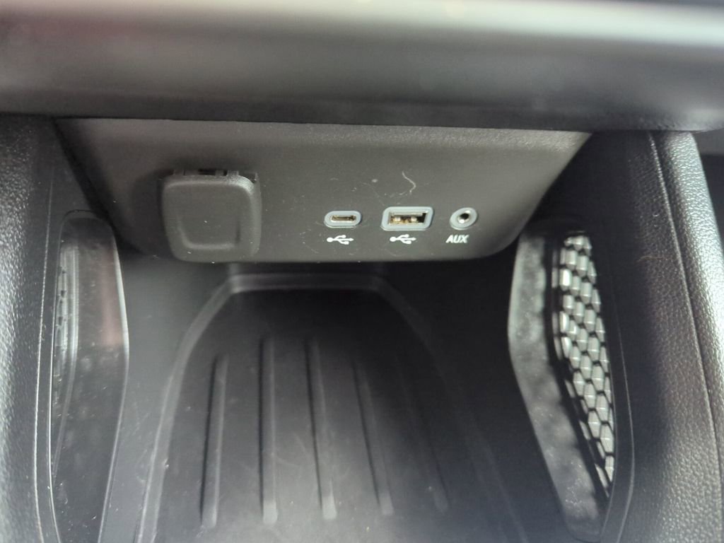 Used 2023 Chevrolet TrailBlazer LT w/ Convenience Package image 31