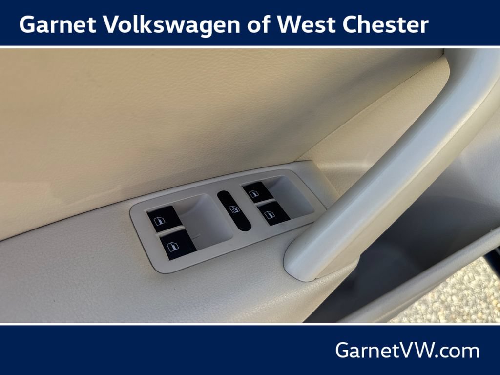 Used 2015 Volkswagen Passat TDI SE FWD image 11