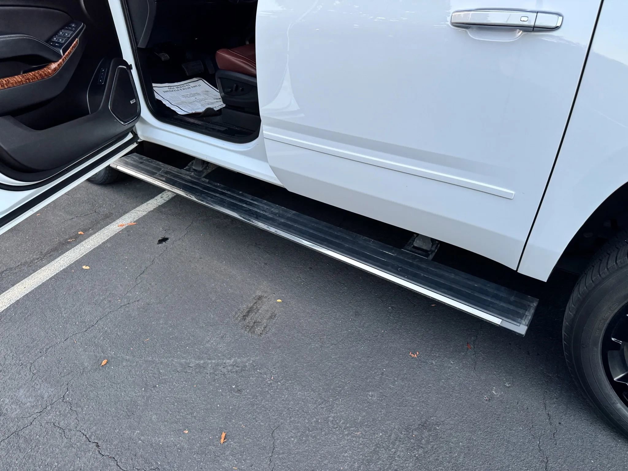 Used 2020 Chevrolet Suburban Premier w/ Premier Plus Edition image 11