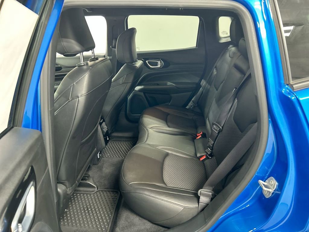 Used 2024 Jeep Compass Latitude w/ Convenience Group image 19