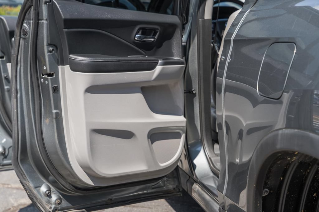 Used 2017 Honda Ridgeline RTL-E image 38