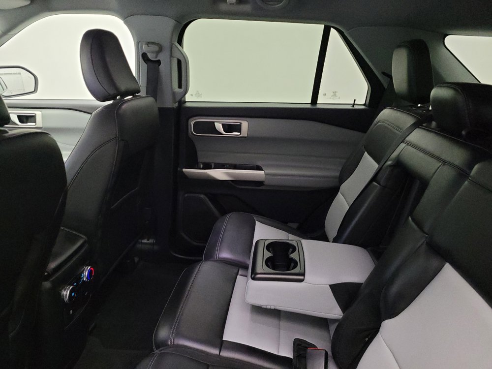 Used 2022 Ford Explorer XLT w/ Equipment Group 202A RWD image 18