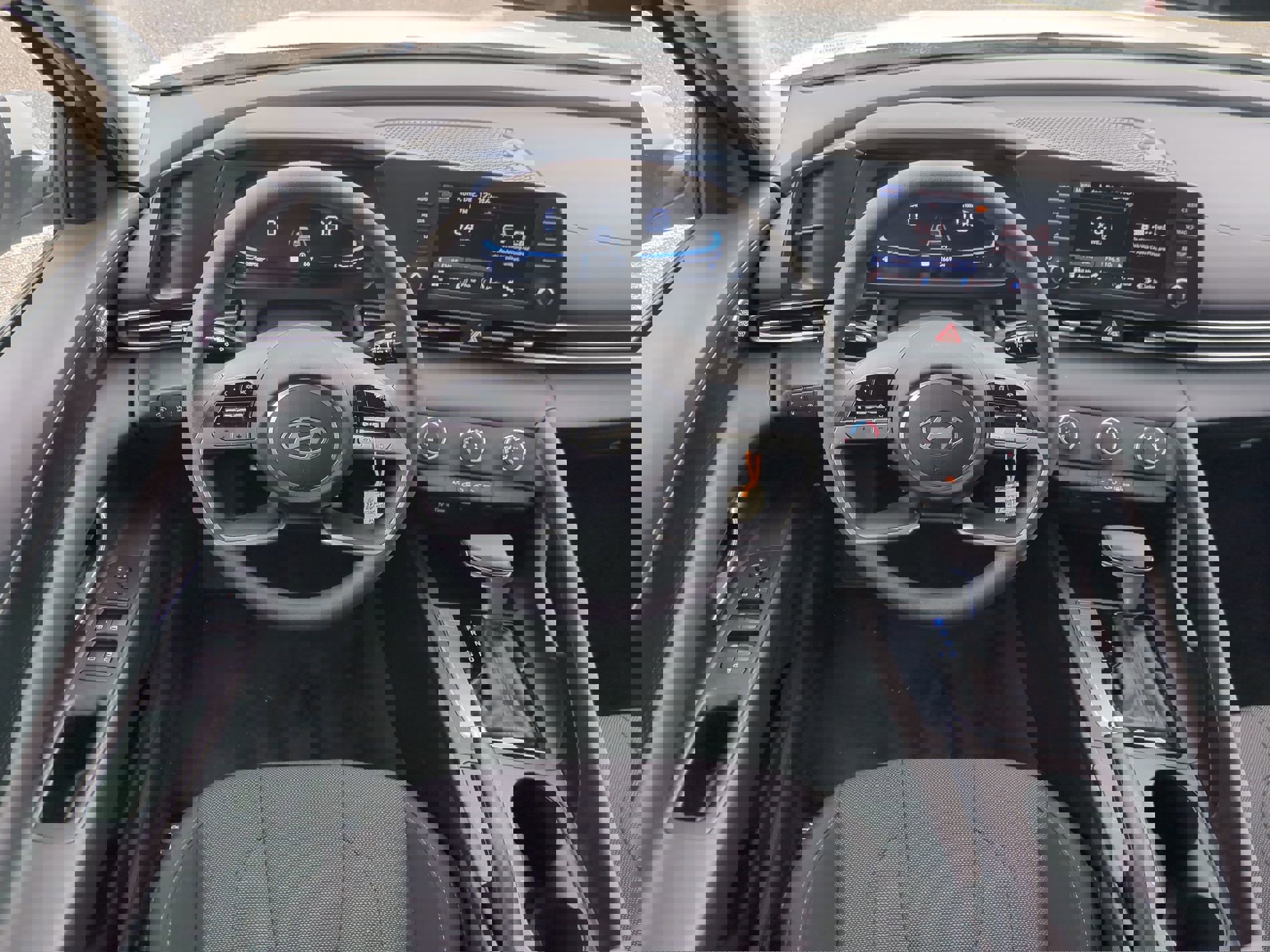 New 2025 Hyundai Elantra SE image 15